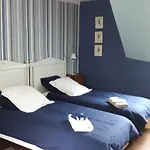 Le Petit Plessis 3*