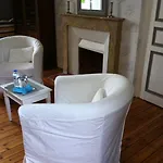 Le Petit Plessis Bed & Breakfast 3*