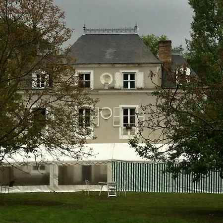 Le Petit Plessis Bed and breakfast 3*