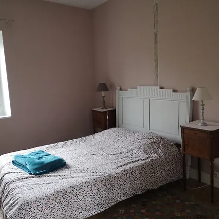 Le Petit Plessis Bed & Breakfast 3*