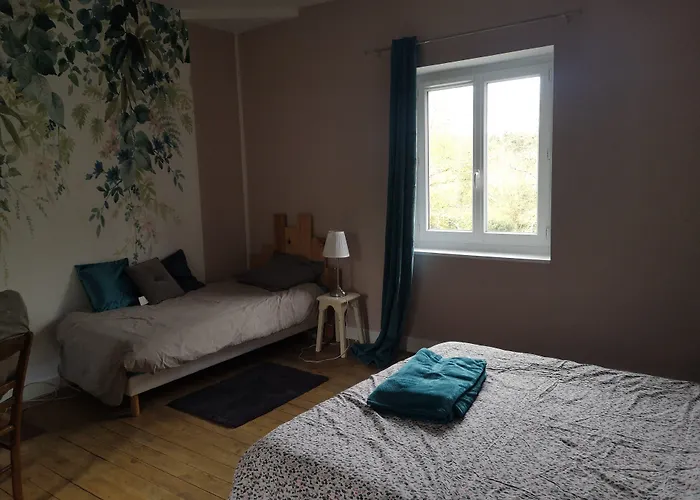 לינה וארוחת בוקר Le Petit Plessis