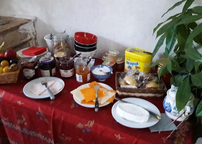 לינה וארוחת בוקר Le Petit Plessis